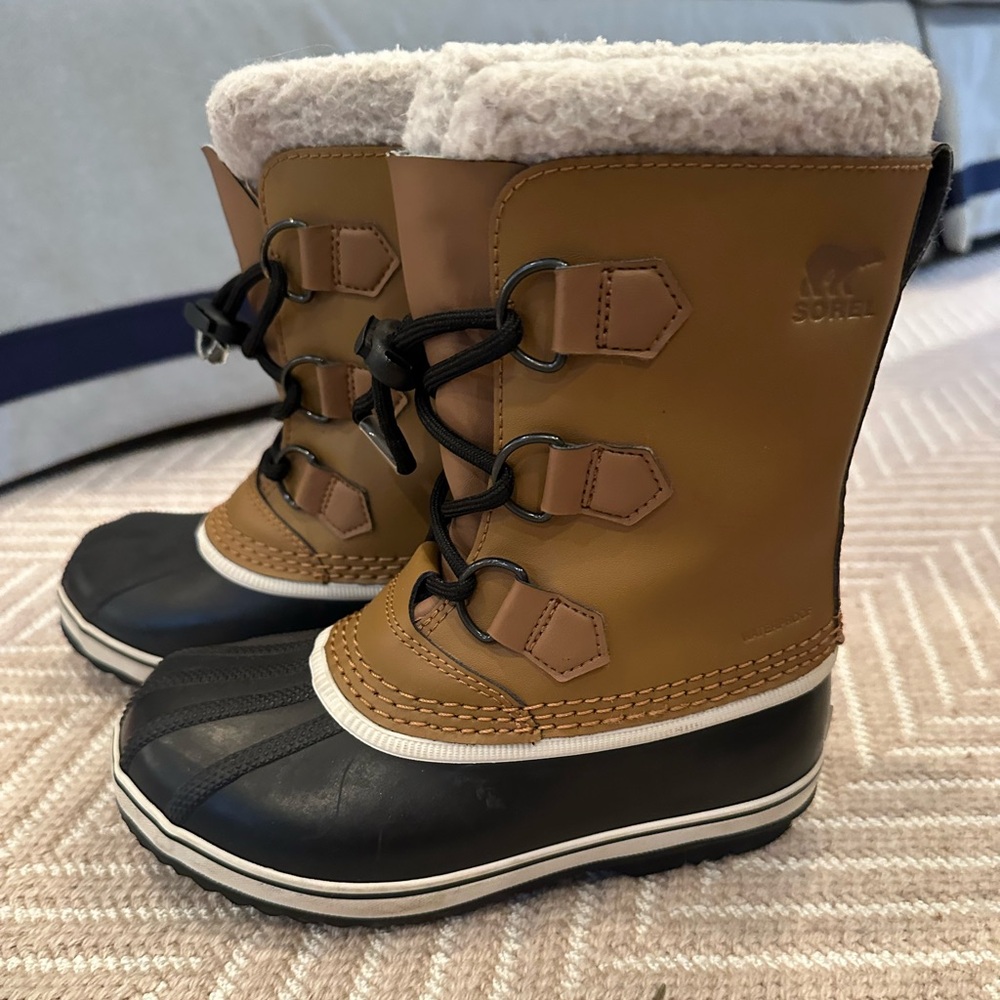 Sorel Yoot PAC Brown and Black Insulated Boots Size 1